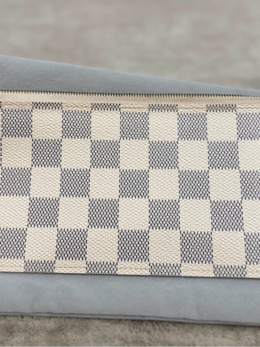 Louis Vuitton Damier Azur Zippy Pouch - with Ballerine pink inside